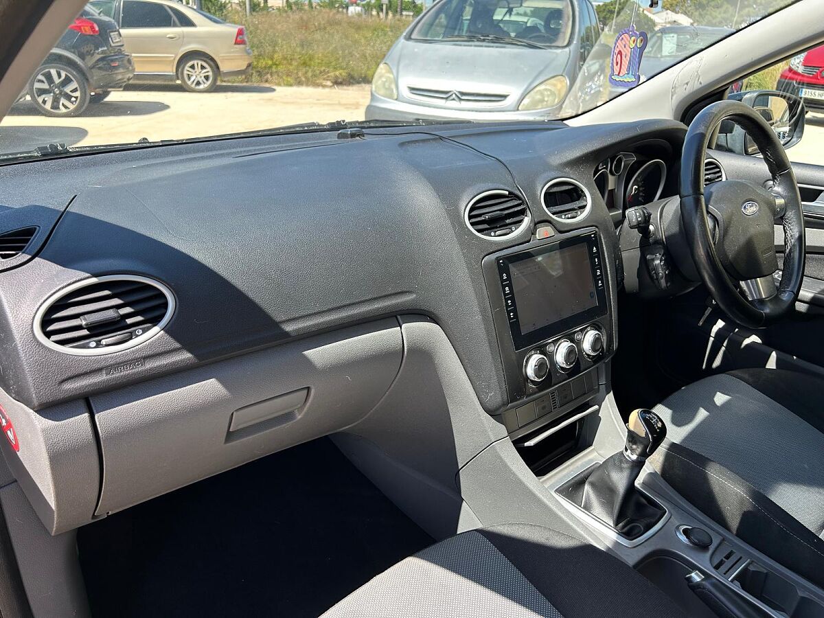 FORD FOCUS ZETEC 1.6 UK RHD IN SPAIN 132000 MILES LONG MOT SUPERB 2010